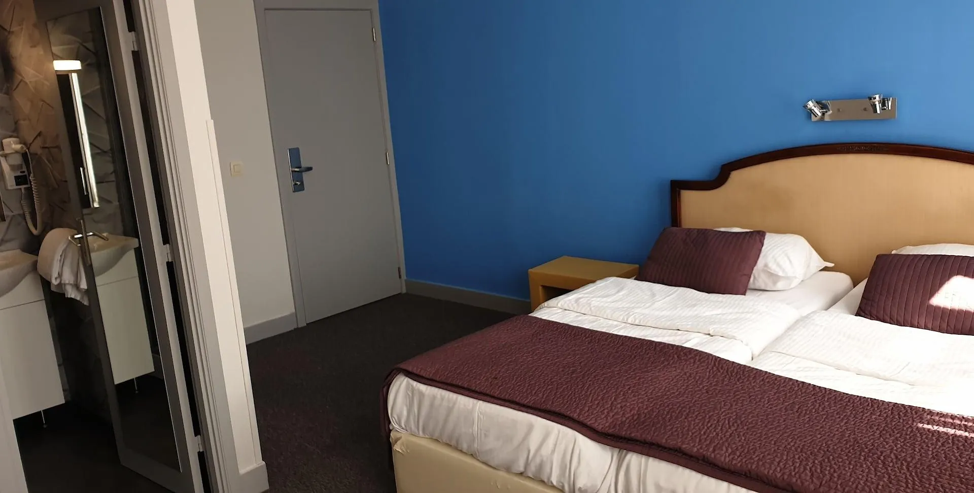 Woluwe-Saint-Lambert Hotel Derby Merode  בריסל