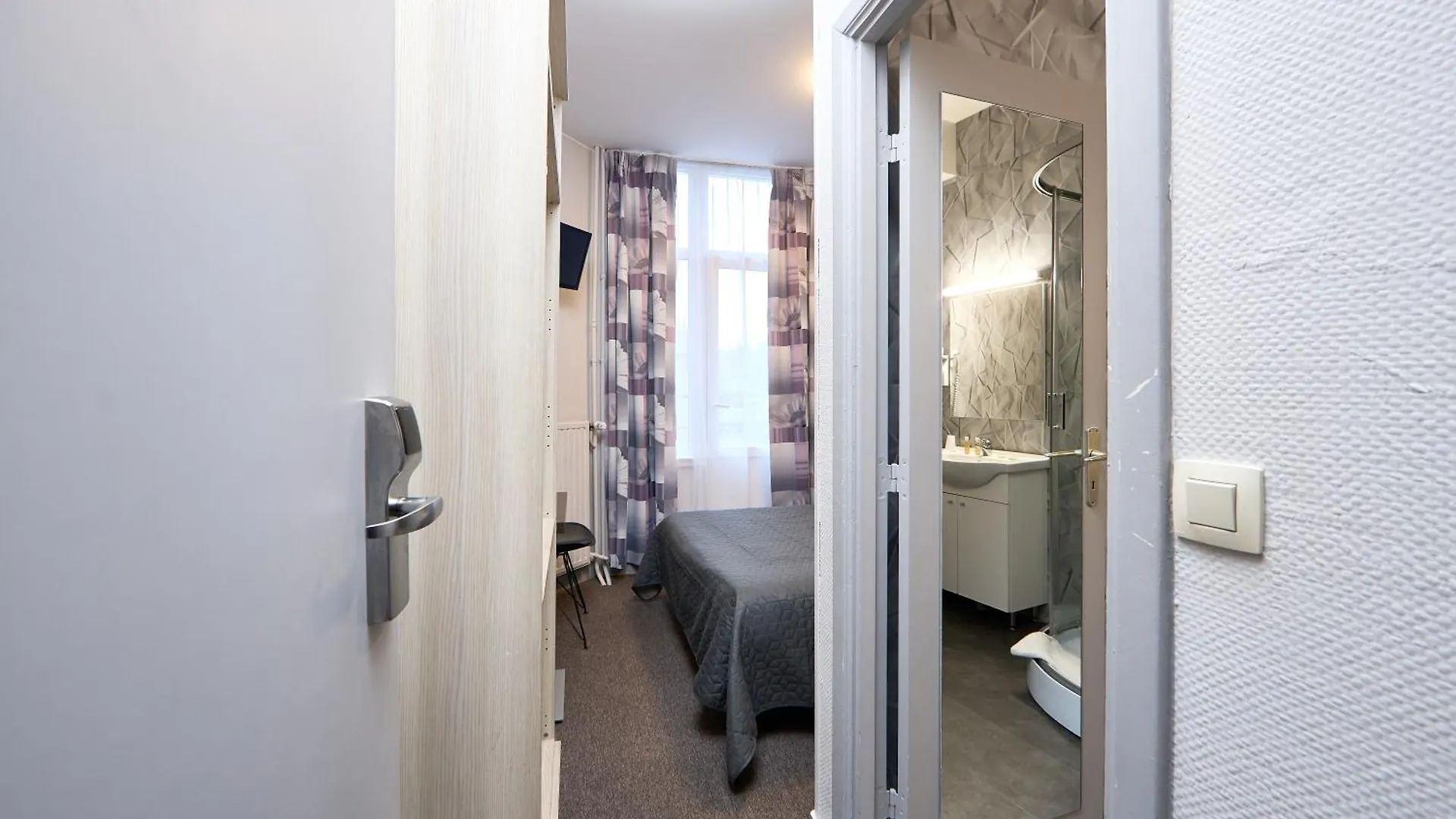 Woluwe-Saint-Lambert Hotel Derby Merode 2*, בריסל
